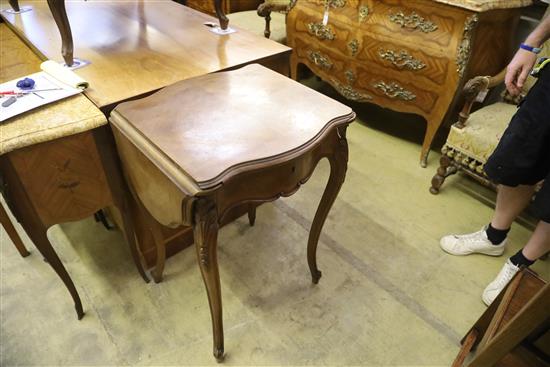 A boudoir Louis XV style walnut enclosed wash stand, W.92cm, D.46cm, H.76cm
